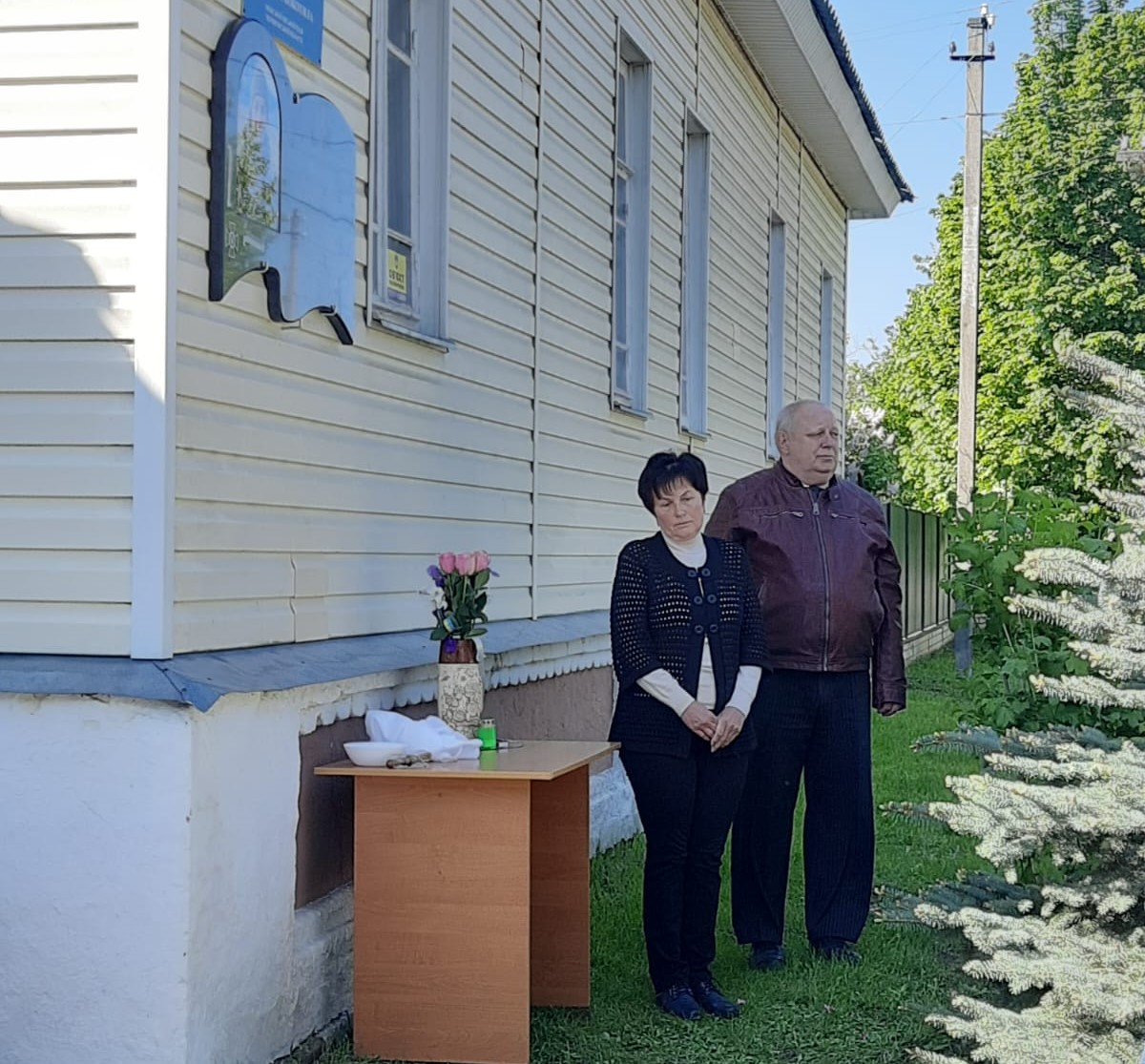 Фотографія Пам'ятний знак відкрила мама Героя — Валентина Іванівна Крута