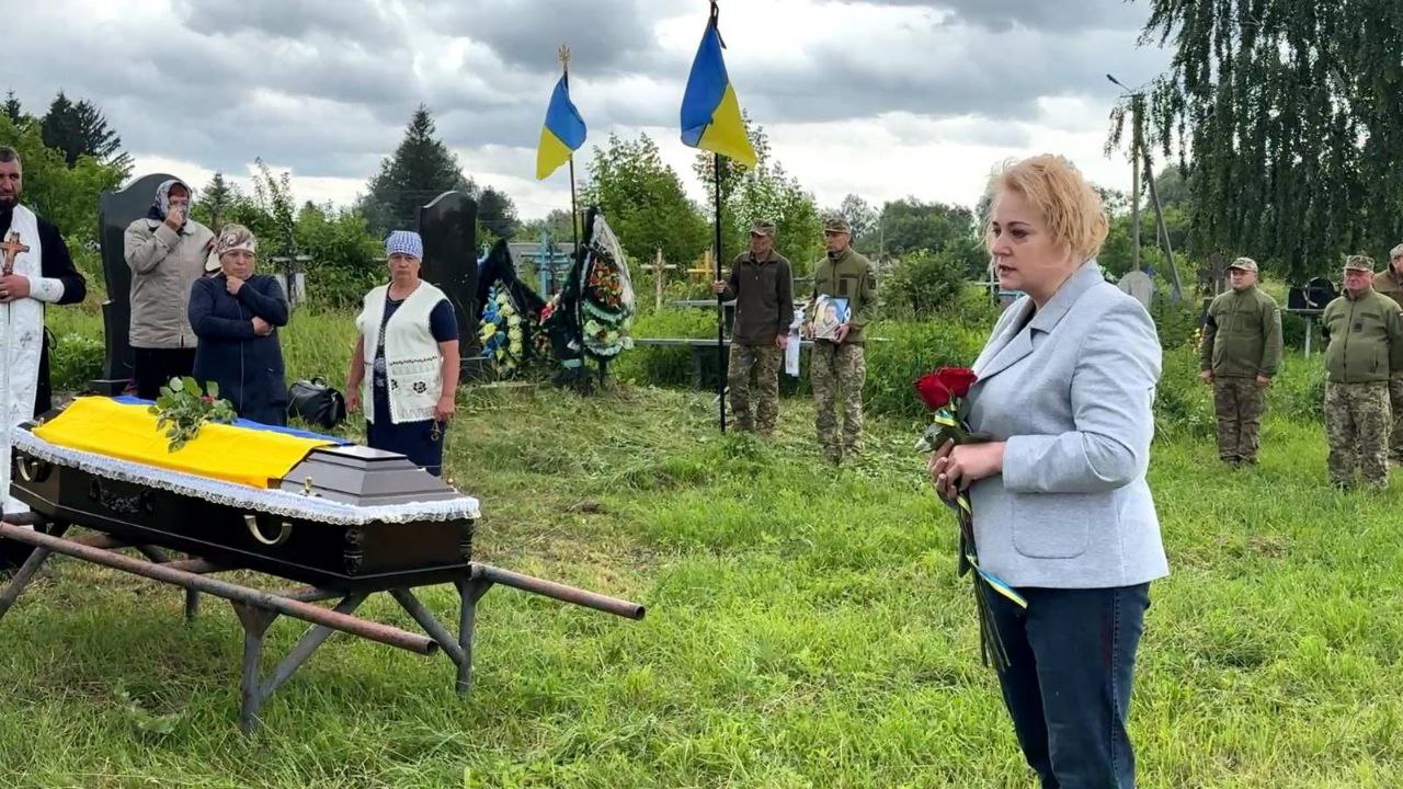 В.Прищепа виступає на кладовищі