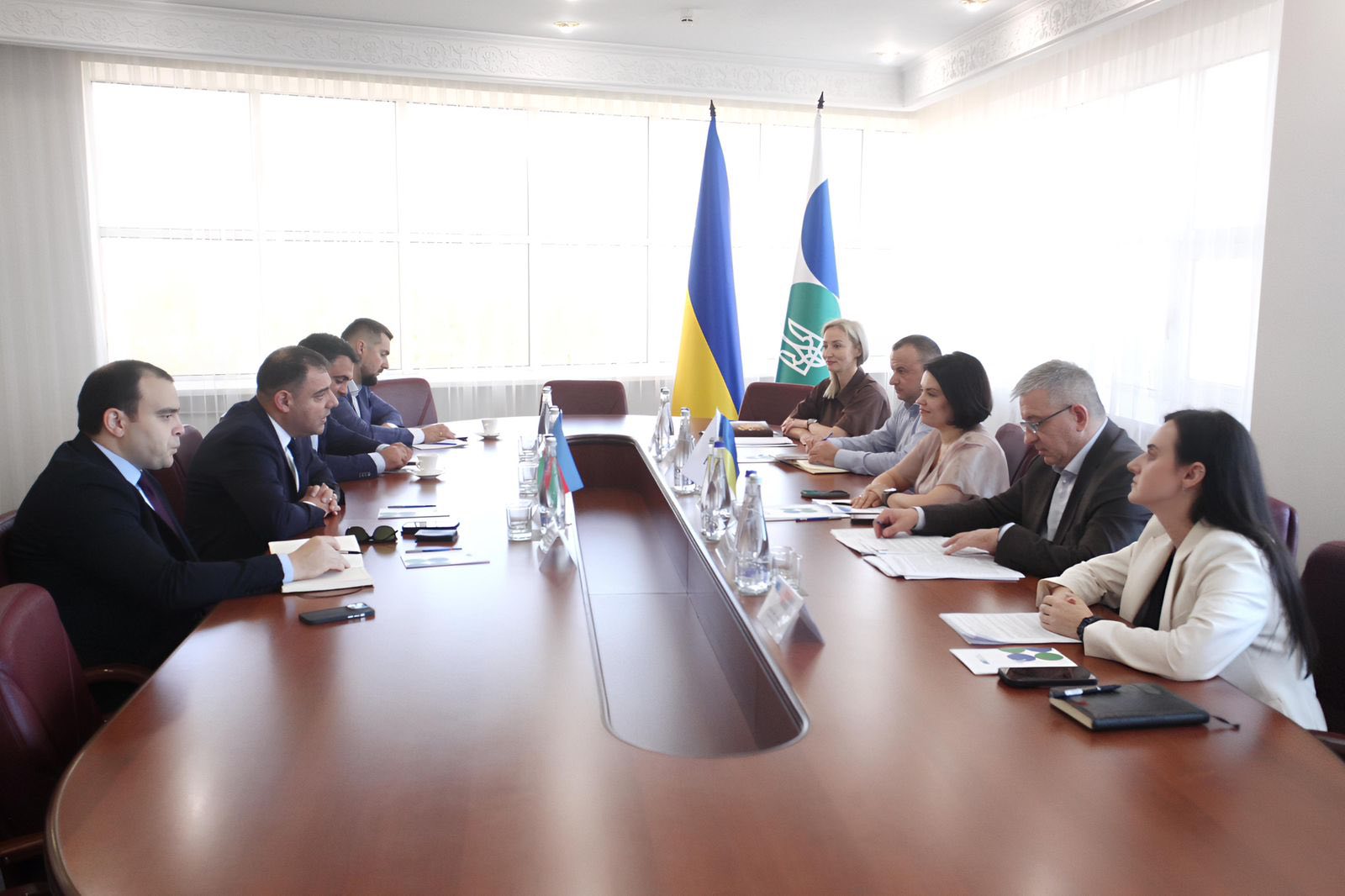 Фотографія під час зустрічі з Надзвичайним і Повноважним Послом Азербайджану в Україні
