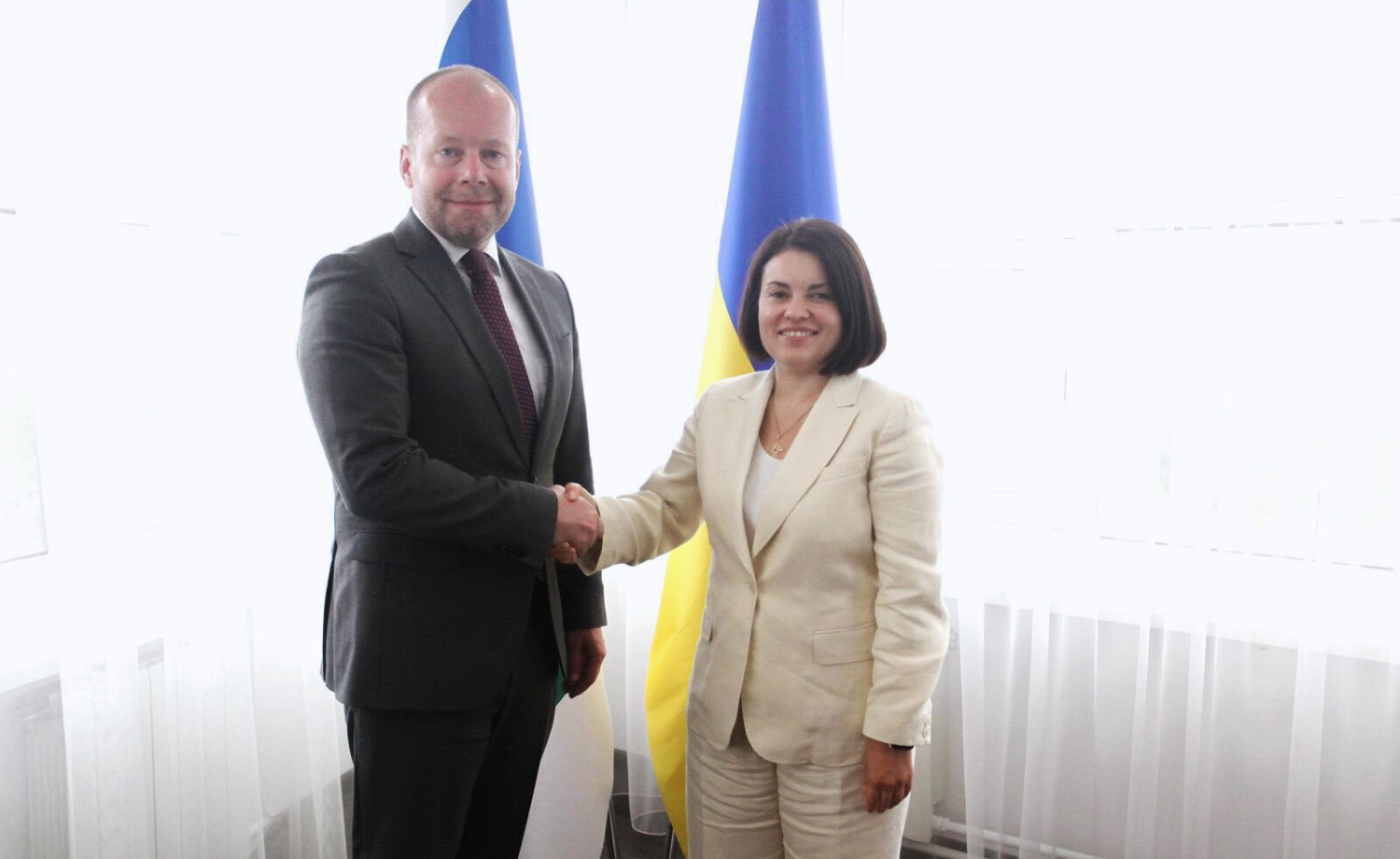 Фотографія Леся Карнаух та  Райго Уукківі 