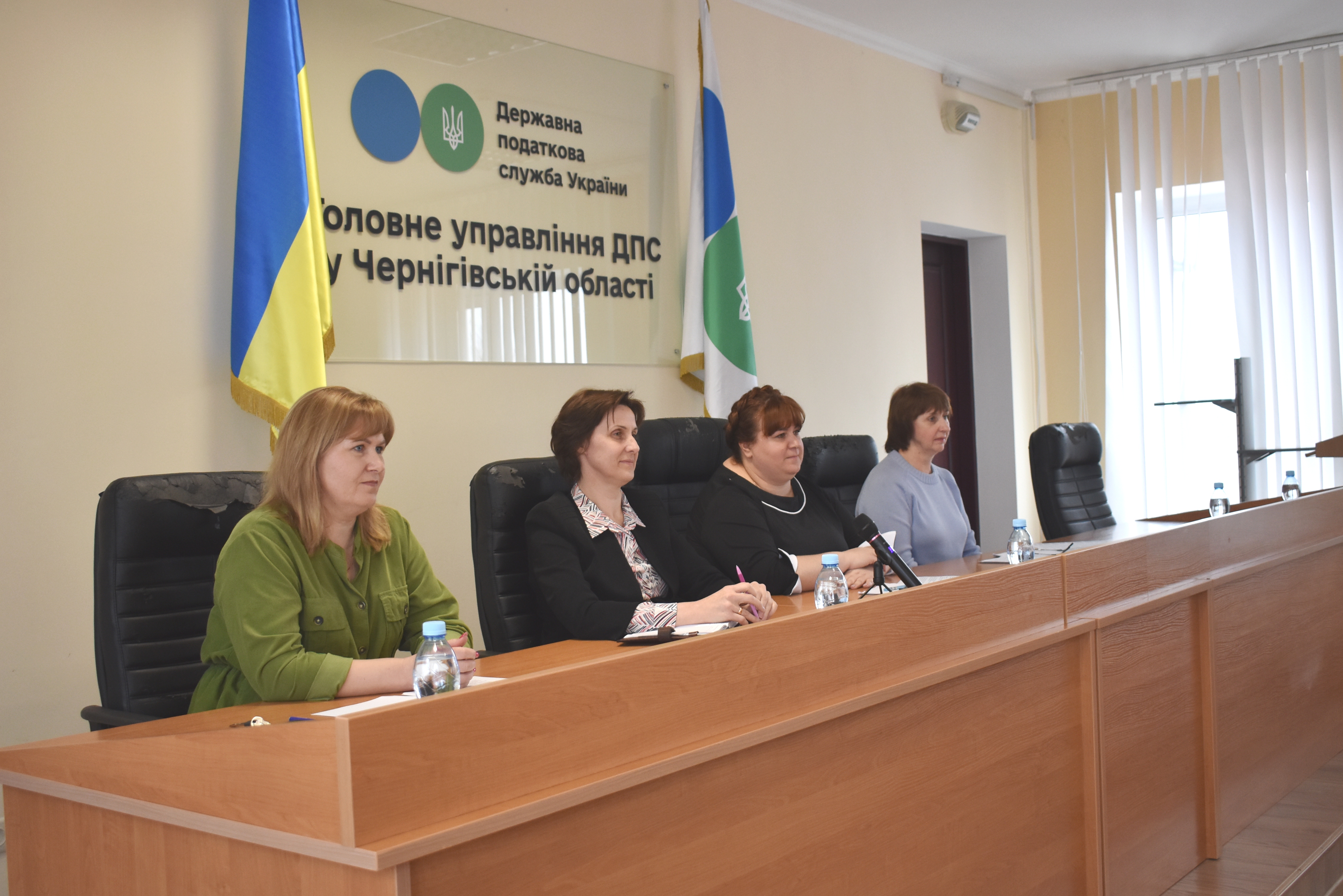 Фотографія під час робочої зустрічі з представниками аграрного сектору регіону